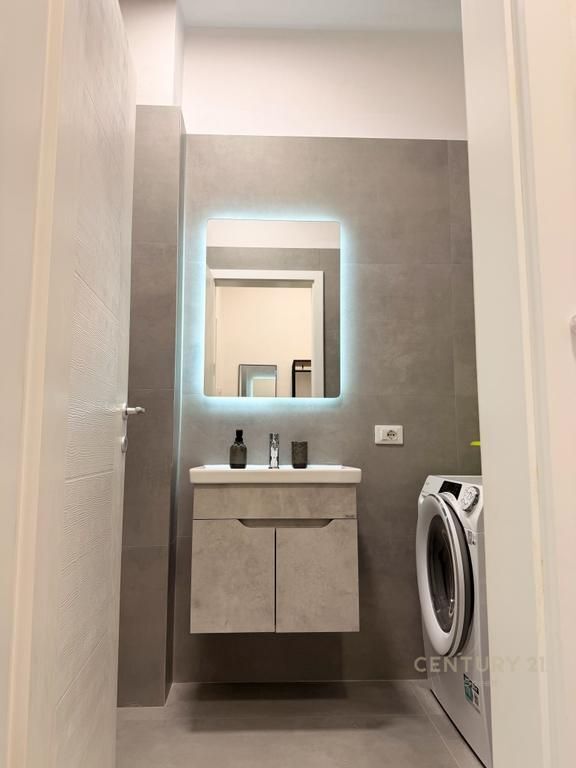 Apartament 1+1 Per Qira Tek Liqeni Thate!!