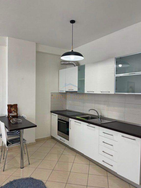 Qera,Apartament 1+1+Post Parkimi, Rruga Karl Gega, Stacioni i Trenit,Tiranë