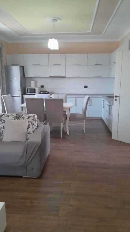 APPARTAMENTO 2+1. 60000 LEKE. VICINO ALLA SCUOLA MREKULLIA. COLLINA DEL PRETE