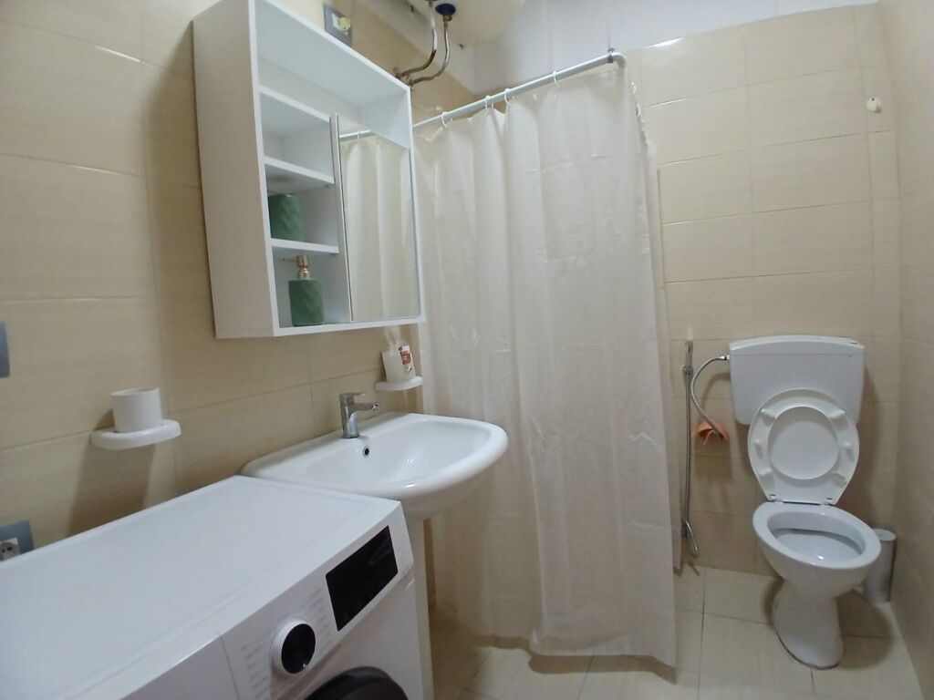 Apartament 2+1 per qera Rruga e Durresit !