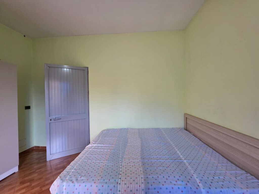 🏡 IN AFFITTO: Appartamento 2+1 | 80 m² | Vicino alla Facoltà di Economia – Gramoz Pashko | 45.000 Lek/Mese
