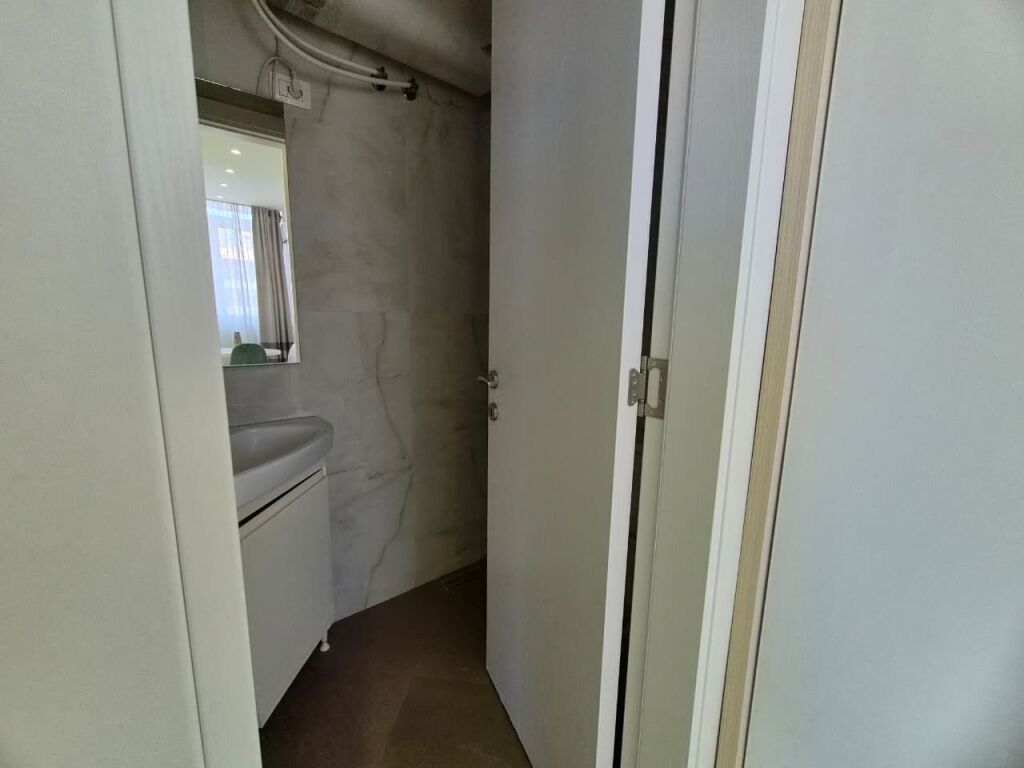 Jepet me Qira Garsoniere – Bllok, Tiranë,🏷️55.000Leke