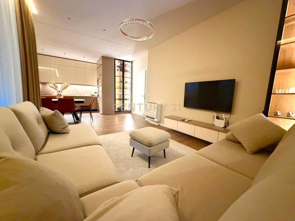 Apartment for Rent at the intersection of Bardhyl street with Qemal Stafa street