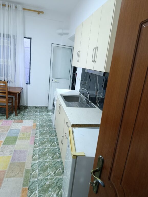 Affitto | Garsoniere | Rruga Arben Broci | 300 €/mese