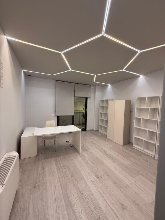 Office space for rent in Bllok!
