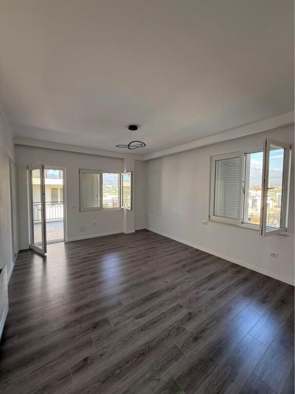 Qera | Vilë 5 + 1+3 | TEG – Tirana East Gate | 3000 €/muaj