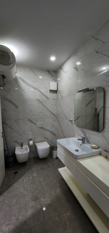 Jepet me qira super apartament 1+1 + studio me ballkon në Rrugën Islam Alla, Tiranë   ID 5275