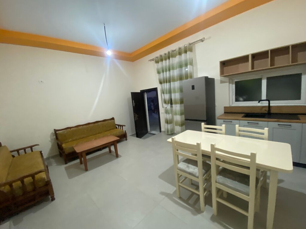 Apartament 1+1 per qera ne Kombinat !