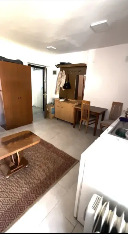 Qera | Garsoniere | Prane Medreses, Rruga Ferit Xhajko | 350 €/muaj