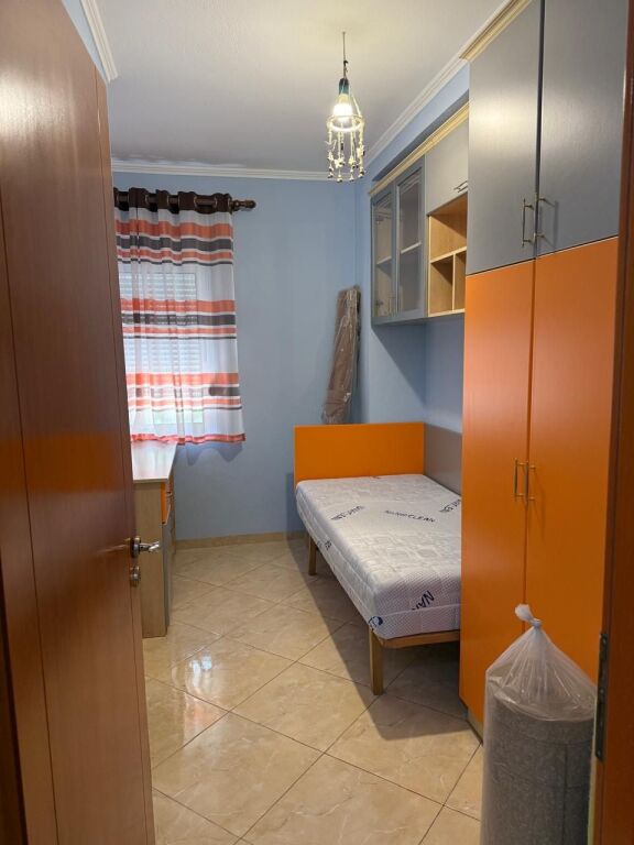 Jepet me qira 2+1 Prane Materniteti i Ri 500 mije leke