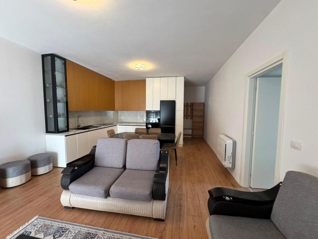 🏡 Jepet me Qera Apartament 2+1 – Paskuqan  📍 Rruga Demokracia, pranë Karburant Daku 2🚗 50.000 Lek/muaj (me post parkimi)