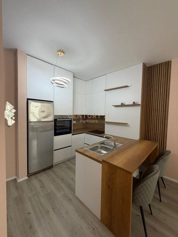 SHITET APARTAMENT 1+1 NË KOMPLEKSIN AURA