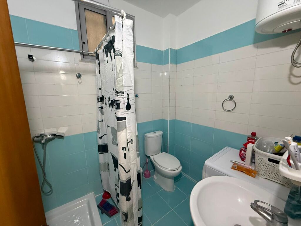 Apartament 2+1 me Qera , Casa Italia