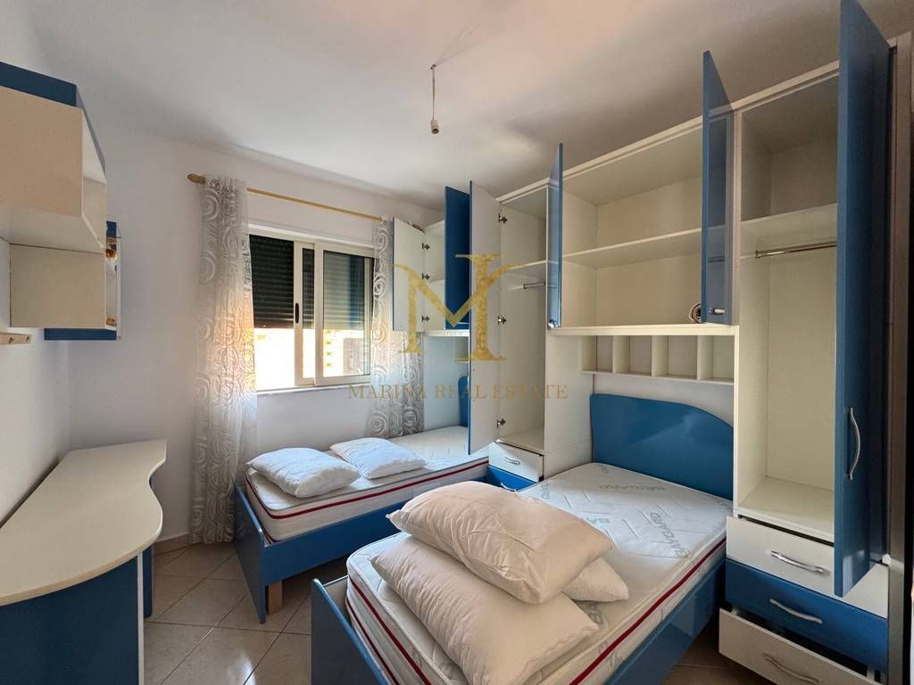 Shitet apartament 2+1 me pamje nga deti në Durrës (zona Plazh Iliria)
