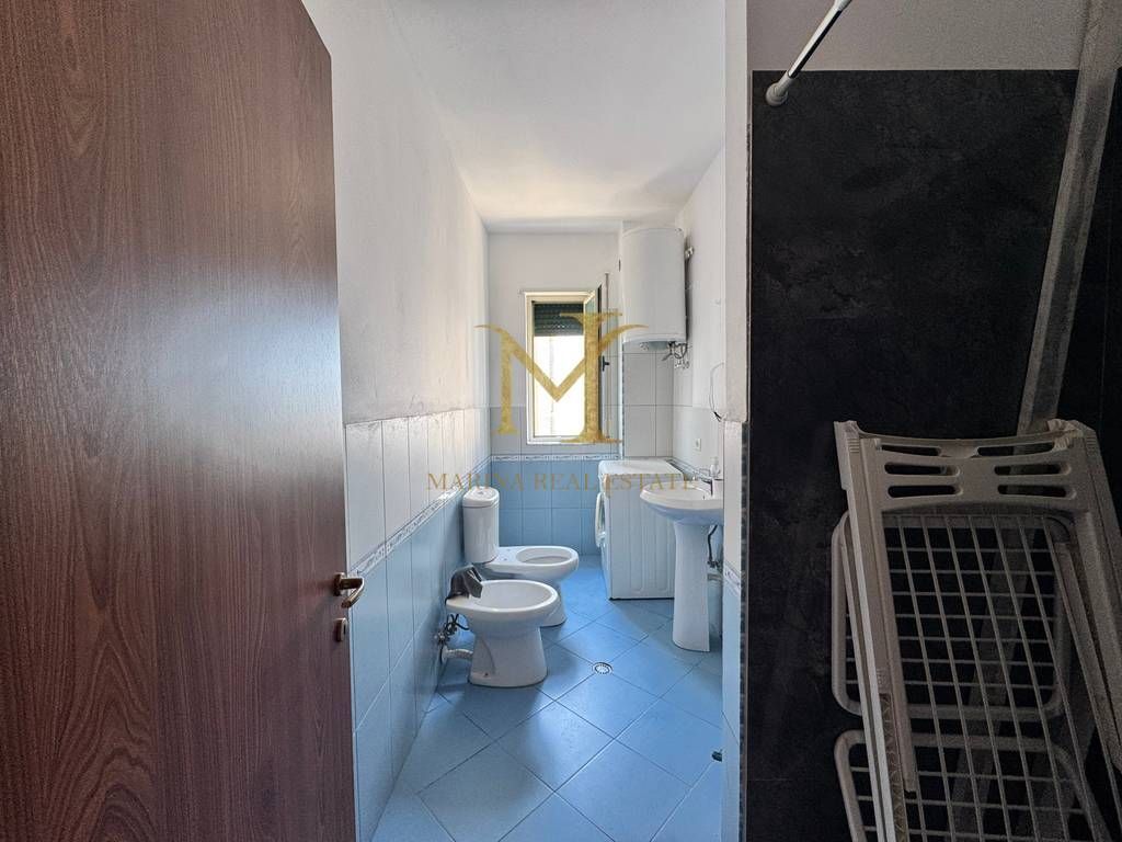 Shitet apartament 2+1 me pamje nga deti në Durrës (zona Plazh Iliria)