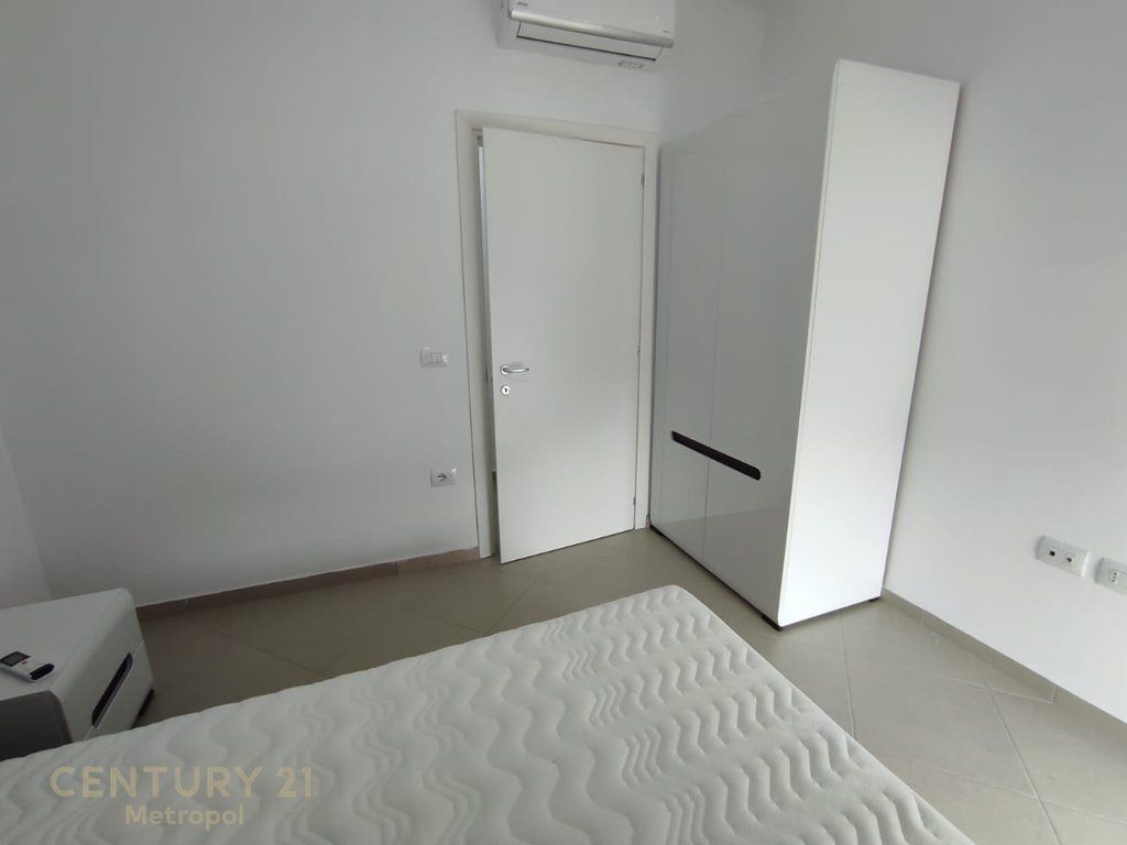APARTAMENT PËR SHITJE TEK 21 DHJETORI – PRANË INXHINIERISË