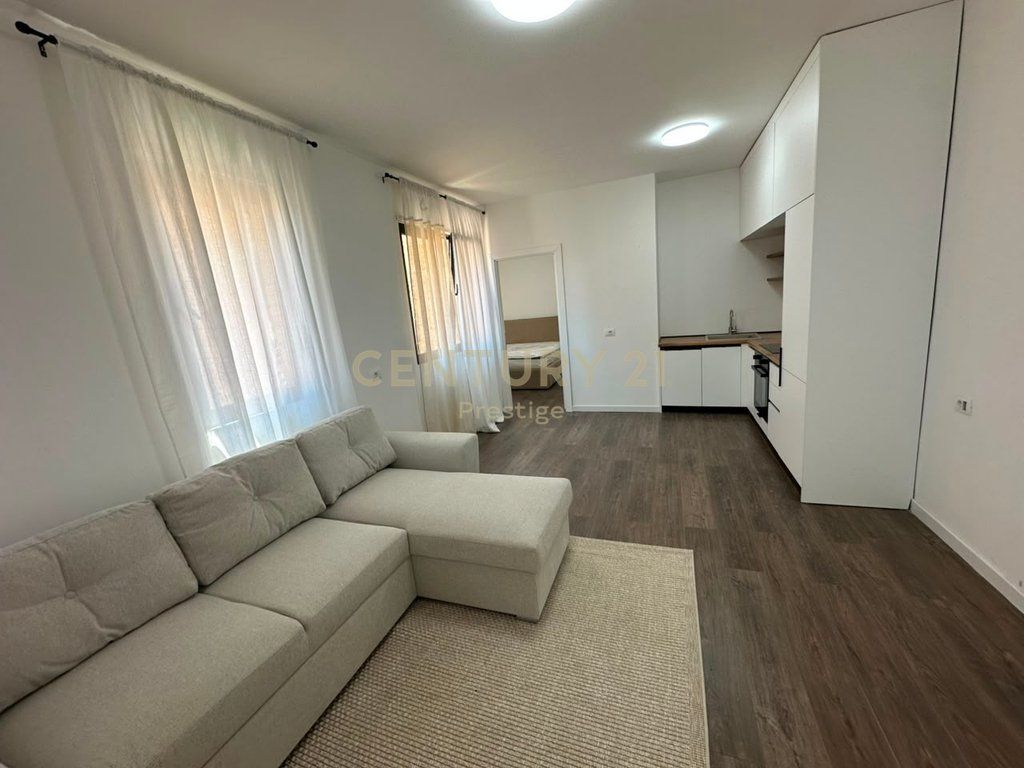 APARTAMENT 1+1 ME QIRA PRANE STACIONIT TE TRENIT, TIRANE !