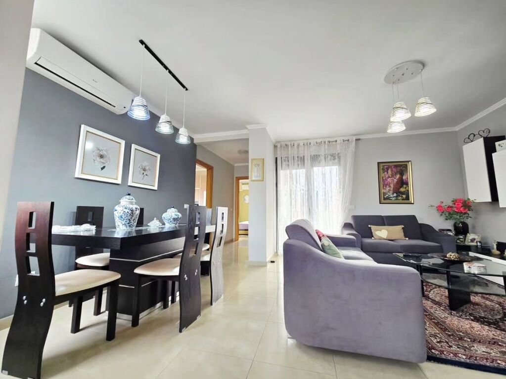 Apartament 3+1+2 per shitje, Rruga e Kosovareve!
