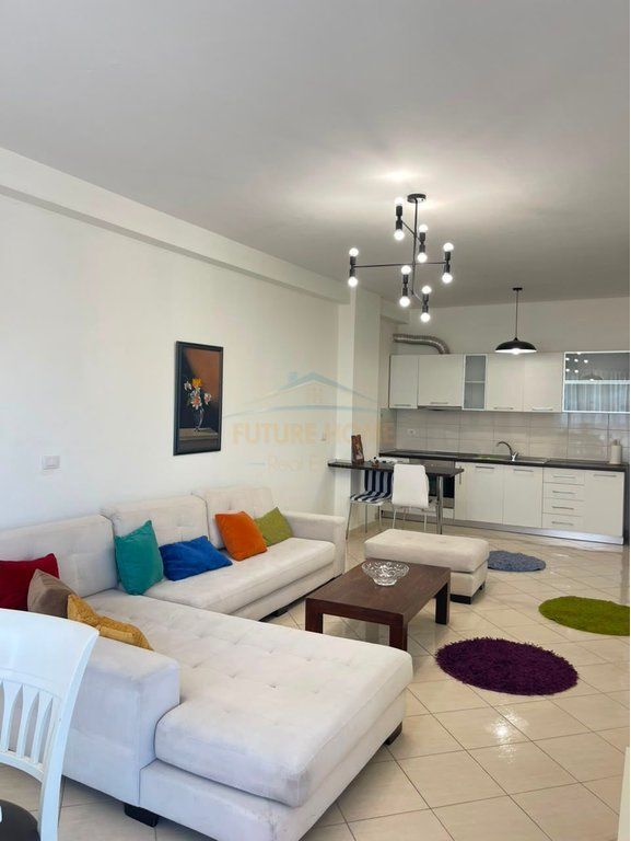 Qera,Apartament 1+1+Post Parkimi, Rruga Karl Gega, Stacioni i Trenit,Tiranë    60,000 Lekë