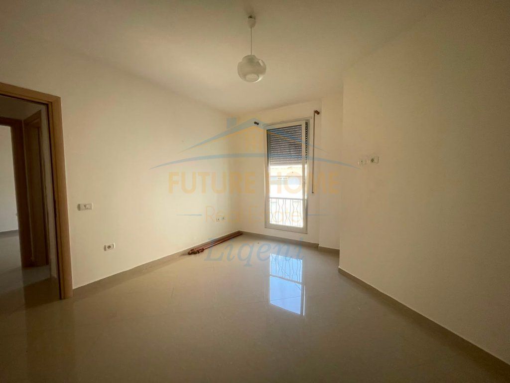 Qera, Apartament 2+1+Post Parkimi, Liqeni Thatë, Tiranë.