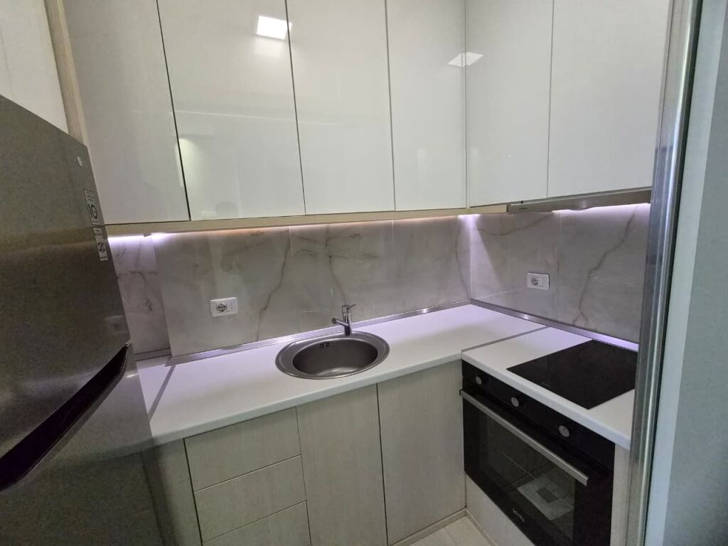 Jepet me Qira Garsoniere – Bllok, Tiranë,🏷️55.000Leke
