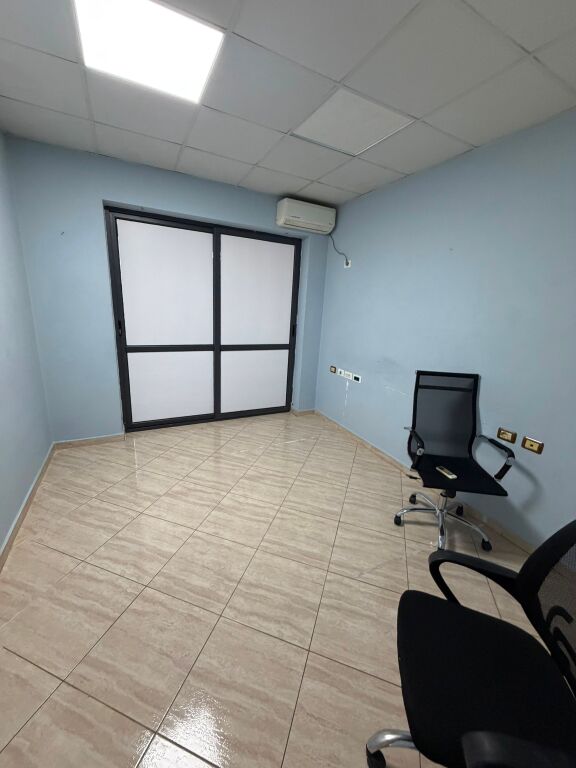 Jepet me qira ambient biznesi – Astir
