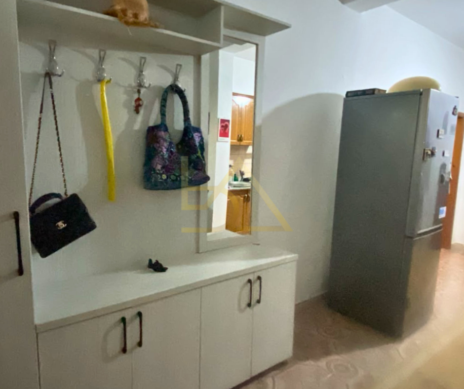 Locale Commerciale + Casa Privata in Vendita – Quartiere 17, Durrës
