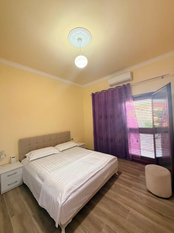 Casa Privata in Affitto all'Ingresso di Vlora 4 + 1 + 3 bagni