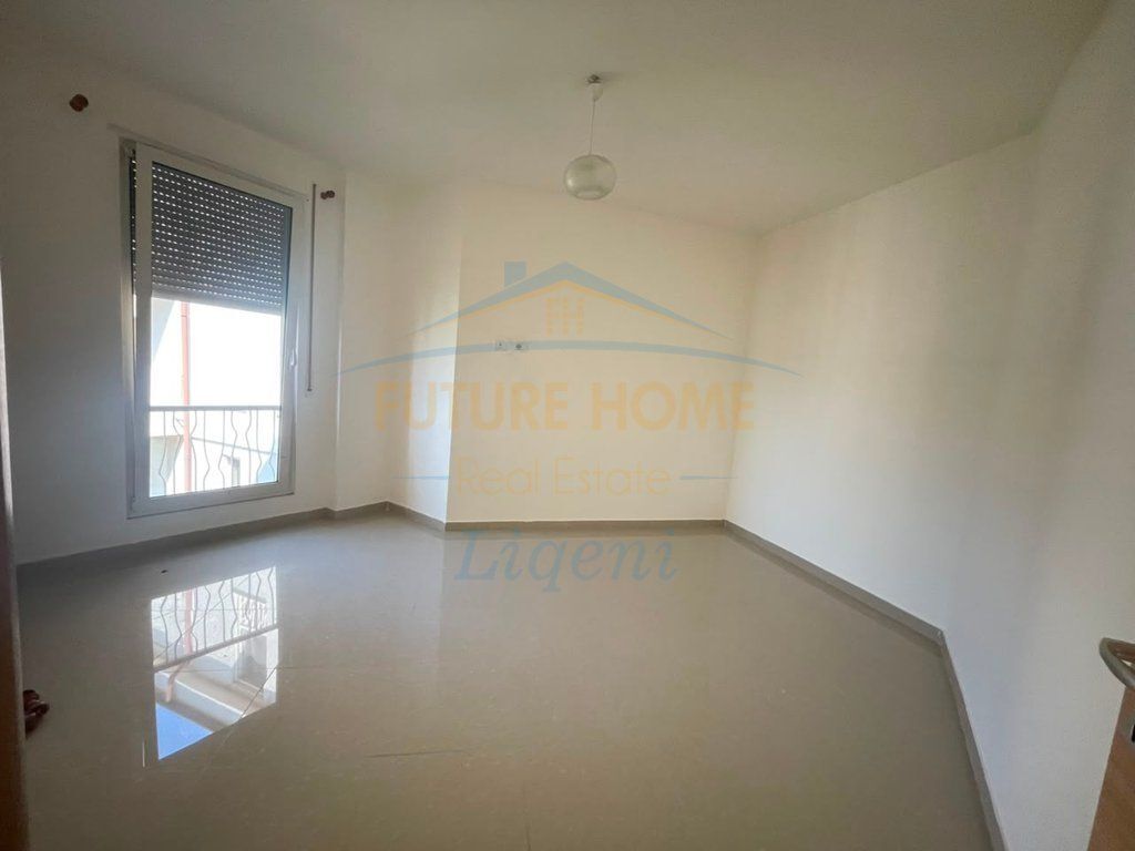Qera, Apartament 2+1+Post Parkimi, Liqeni Thatë, Tiranë.