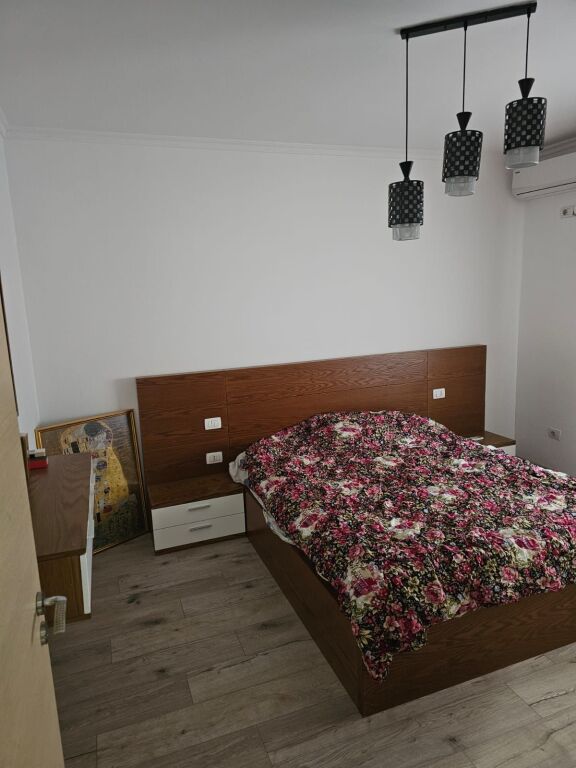 Jepet Apartament 2+1 me qera Tek Kompleks Kontakt, 21 Dhjetori   ID 5272