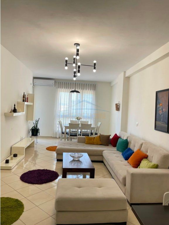 Qera,Apartament 1+1+Post Parkimi, Rruga Karl Gega, Stacioni i Trenit,Tiranë