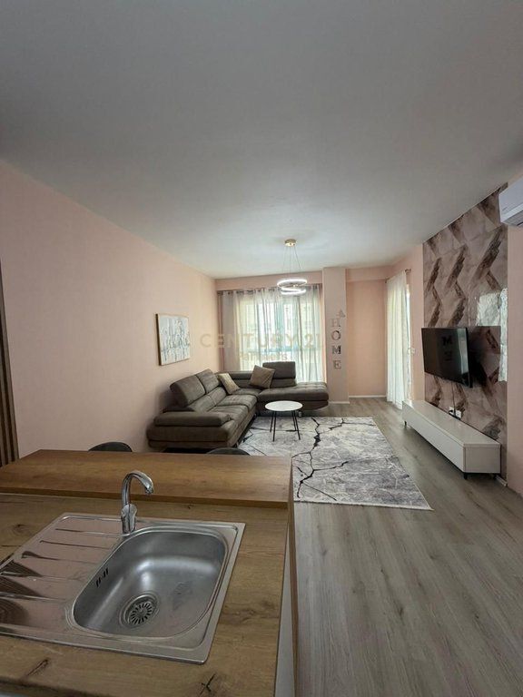 Apartament 1+1 per shitje te Kompleksi Aura