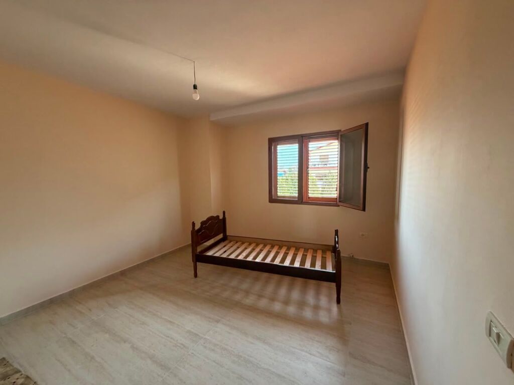 🏡 Jepet me Qera Apartament 2+1  📍 Adresa: Mbrapa Spitalit Ushtarak, Rruga Ramadan Cejku💰 Çmimi: 60.000 Lek/muaj