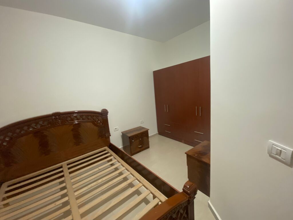 Apartament 1+1 per qera ne Kombinat !