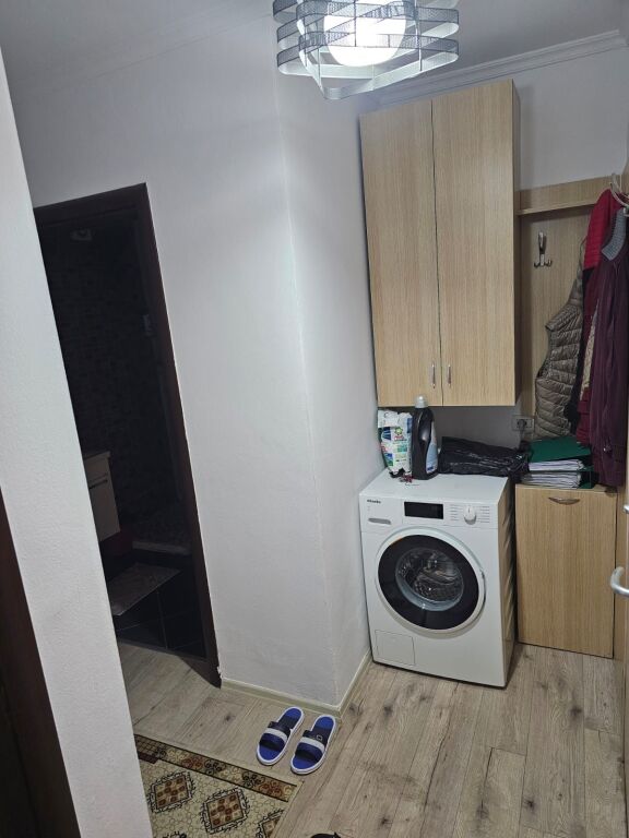 Jepet Apartament 2+1 me qera Tek Kompleks Kontakt, 21 Dhjetori   ID 5272