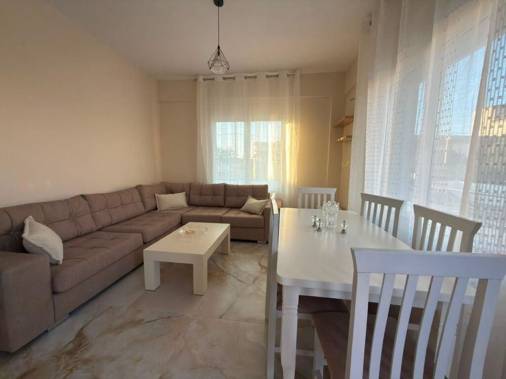 APPARTAMENTO 2+1 IN AFFITTO – CAMPO DELL'AVIAZIONE, VLORË