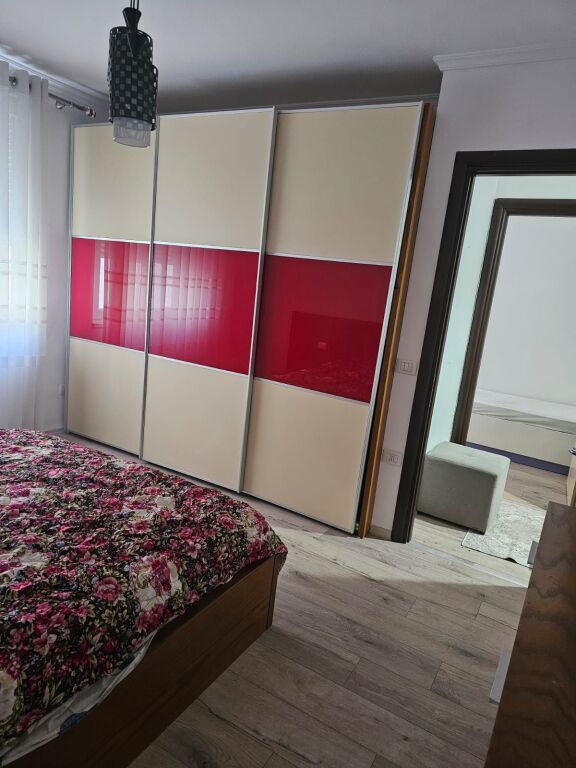 Jepet Apartament 2+1 me qera Tek Kompleks Kontakt, 21 Dhjetori   ID 5272