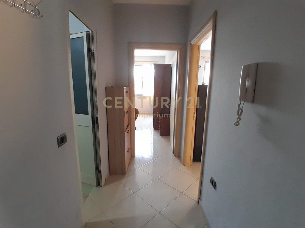 Apartament 1+1 me Qira në Yzberisht! IMP146200
