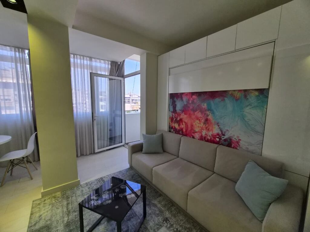 Jepet me Qira Garsoniere – Bllok, Tiranë,🏷️55.000Leke