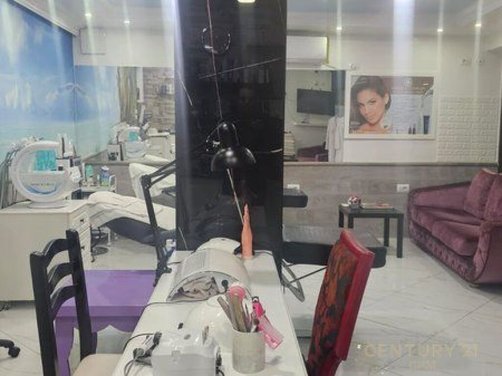  Locale Commerciale in Affitto in Via Durazzo, Tirana - 500€ | 70 m²