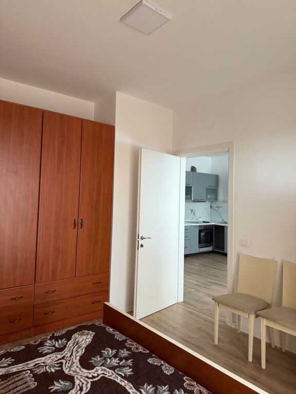 APARTAMENT ME QERA