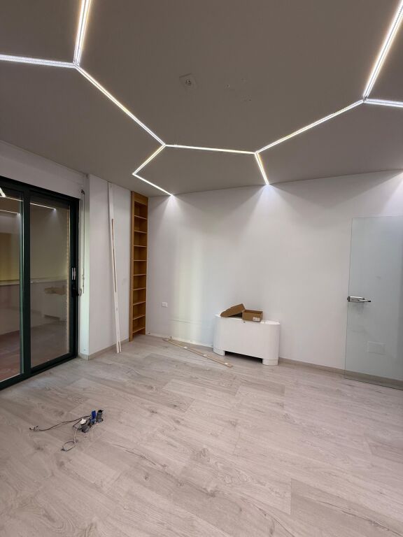 Office space for rent in Bllok!
