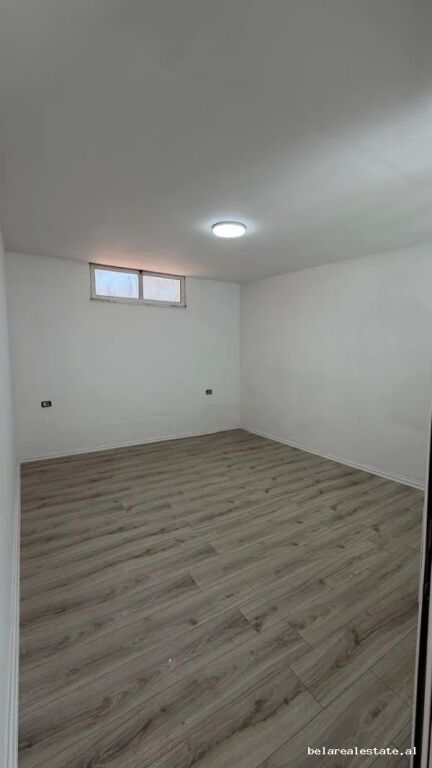 Ufficio in Affitto 3+1 Vicino all'ex Esposizione (ID BZ21018) Tirana