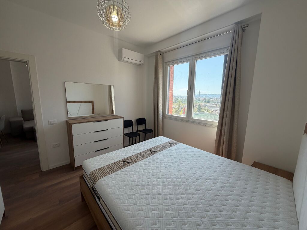 📣 QERA APARTAMENT 1+1 + PARKING 📍 Paskuqan  🏢 Pallat i ri 🛋️ Mobilim i ri, i pabanuar më parë 🚗 Post parkimi  💰 45.000 Lekë/Muaj – I PADISKUTUESHËM