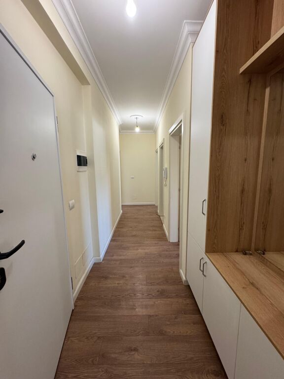 Jepet apartament me qera 3+1+2 tualete tek stadiumi