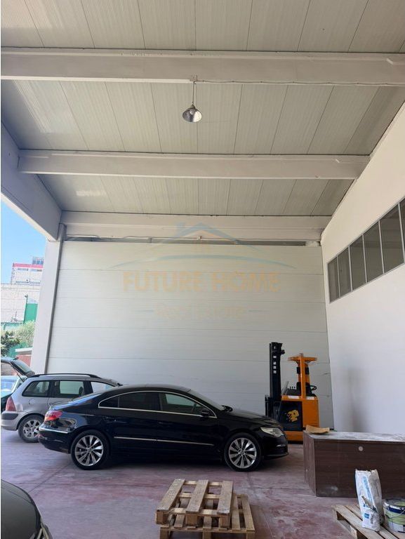 Qira, Kapanon, Autostrada Tiranë-Durrës (Prane QTU).