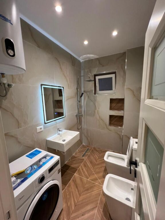 Apartament me qera 2+1+post parkimi ne Sauk tek Akademia Policis