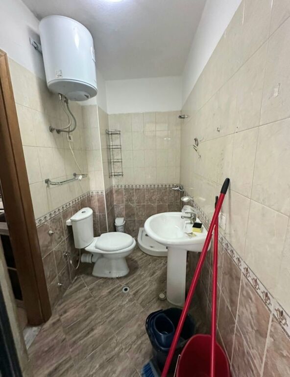 Jepet Me Qera Apartament 1+1+1 Ballkon