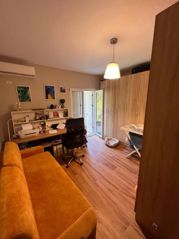 Ofrohet për Shitje Apartament 2+1+2 në Vilën e Zogut!