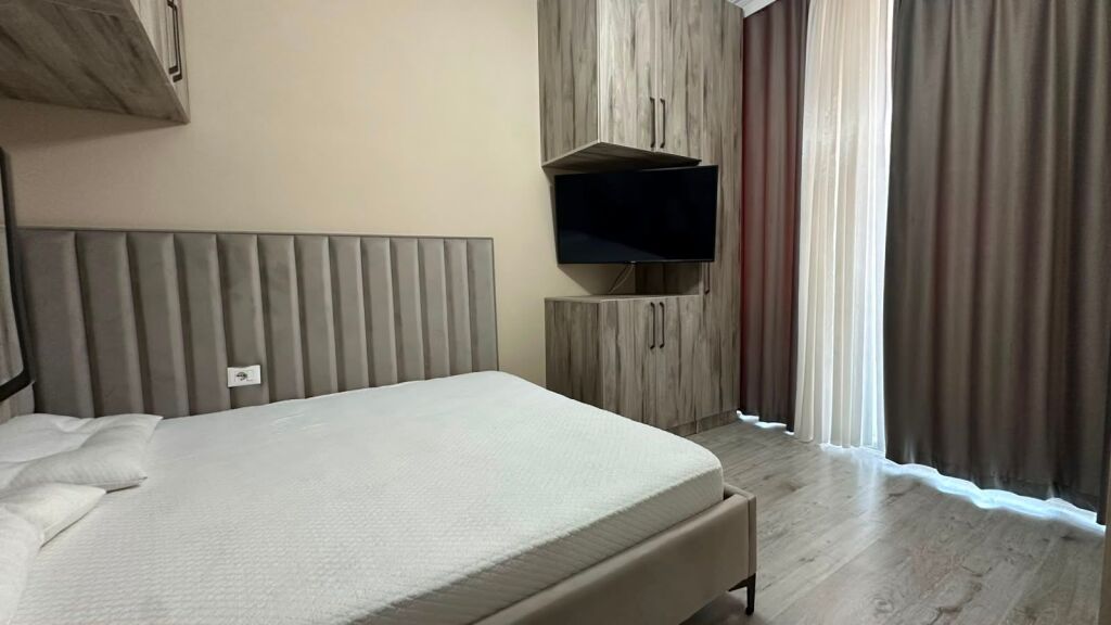 Apartament 1+1 per qira tek gjimnazi Partizani